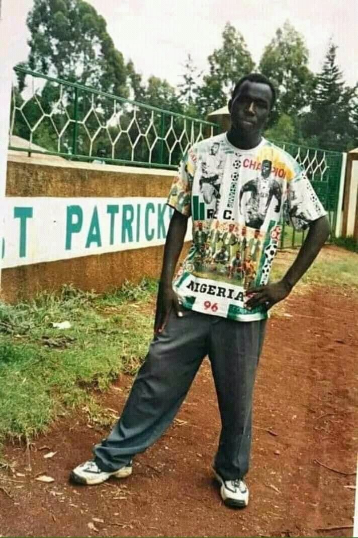 EngineerKevin1's tweet image. 10 years challenge watu hutoka mbali