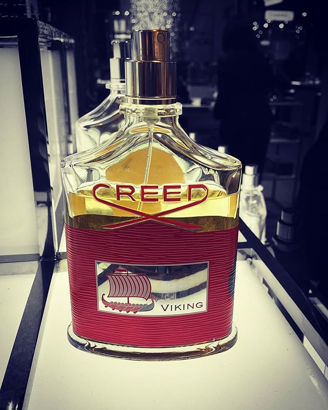 LifeFrag's tweet image. Viking by Creed - Opening with Bergamot, Lemon &amp;amp; Pepper onto a Rose, Pepper &amp;amp; Peppermint heart before selling into a Sandalwood, Vetiver, Lavadin &amp;amp; patchouli base. Top scent in my opinion. Nothing to dislike. Performance however, could be better. Have you tried this scent? B…