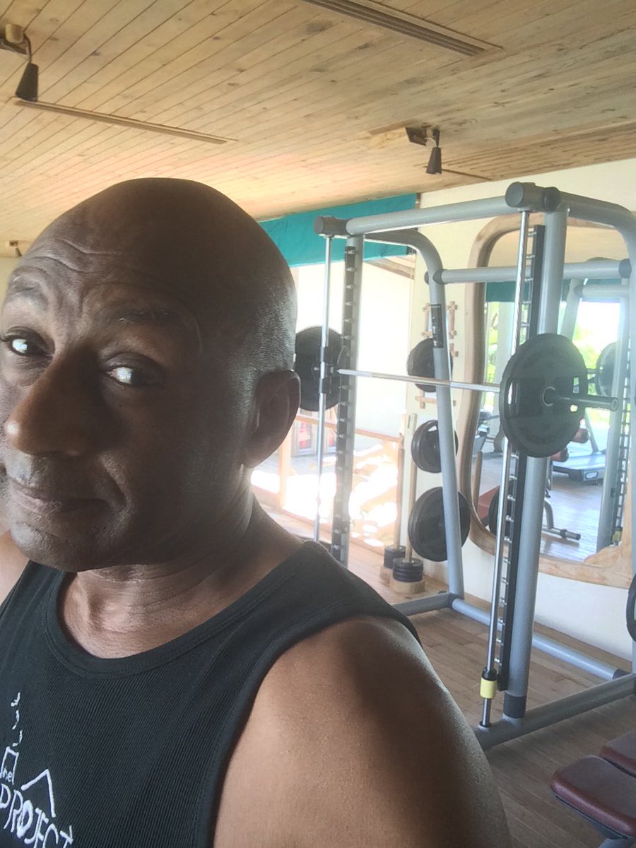 desmitchell's tweet image. Gym blast 💪🏽👍🏽
@SixSensesLaamu