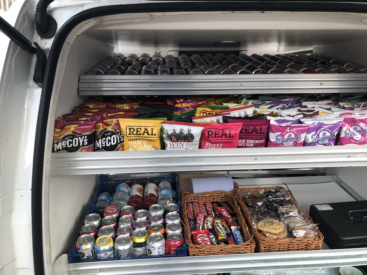 NewYorkshire's tweet photo. The vans are on the way! Happy lunch @LDNutritionltd meals are onboard today again! #workplacelunch #keepitlocal #leeds #wakey https://t.co/GBNpbBYYFL