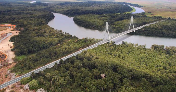 isabelaangola's tweet photo. Cabo Ledo fica a 40Km do Rio Kwanza um dos maiores rios de África com965km de comprimento,e caudal de água doce 825m3/s. Executivo assinou com empresários dos Emirados,compra da Central de Dessalinização p/transformar água do mar em potável em Cabo Ledo,ao lado maior rio angolano https://t.co/eyBGEthQjW
