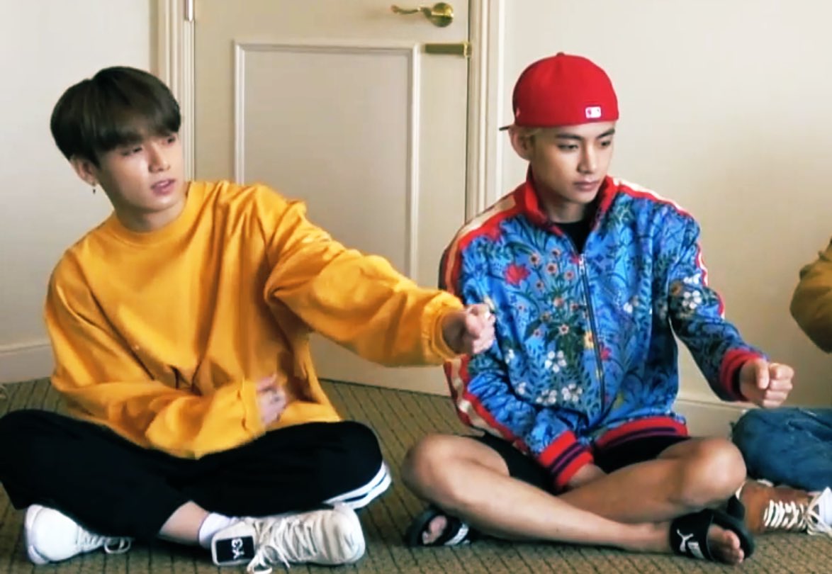 Vlive conniving with BigHit, showing us taekook sitting togetheror standing together in the previous eps but both end up with opposing teams! Well played! #vkook  #kookv  #taekook 