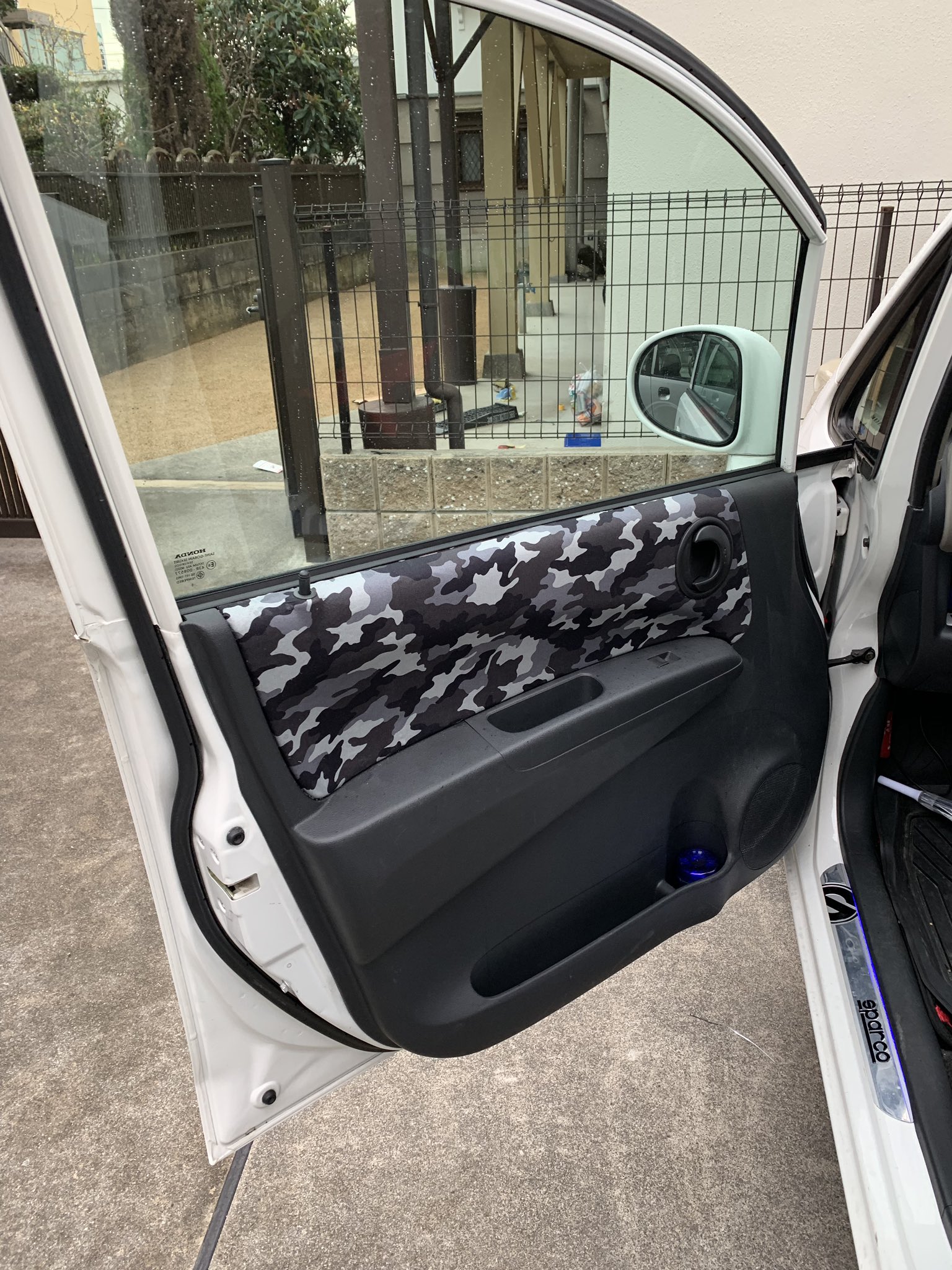 真彦 友達のライフ Jb7 のフロントドアの布張替え手伝いました 車いじり 車内装 ライフ T Co Mraydh5jgl Twitter