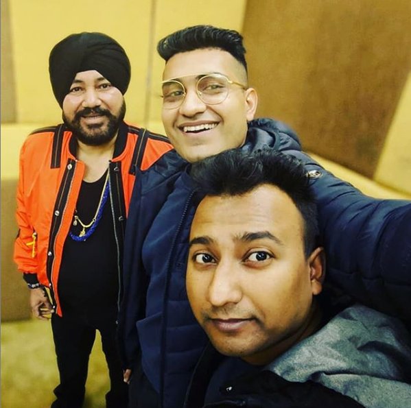 King of pop @dalermehndi @shashwatology bhai kya memorable session tha 🙏🙏🙏😁 #urithesurgicalstrike #bollywood #music #recording #delhi