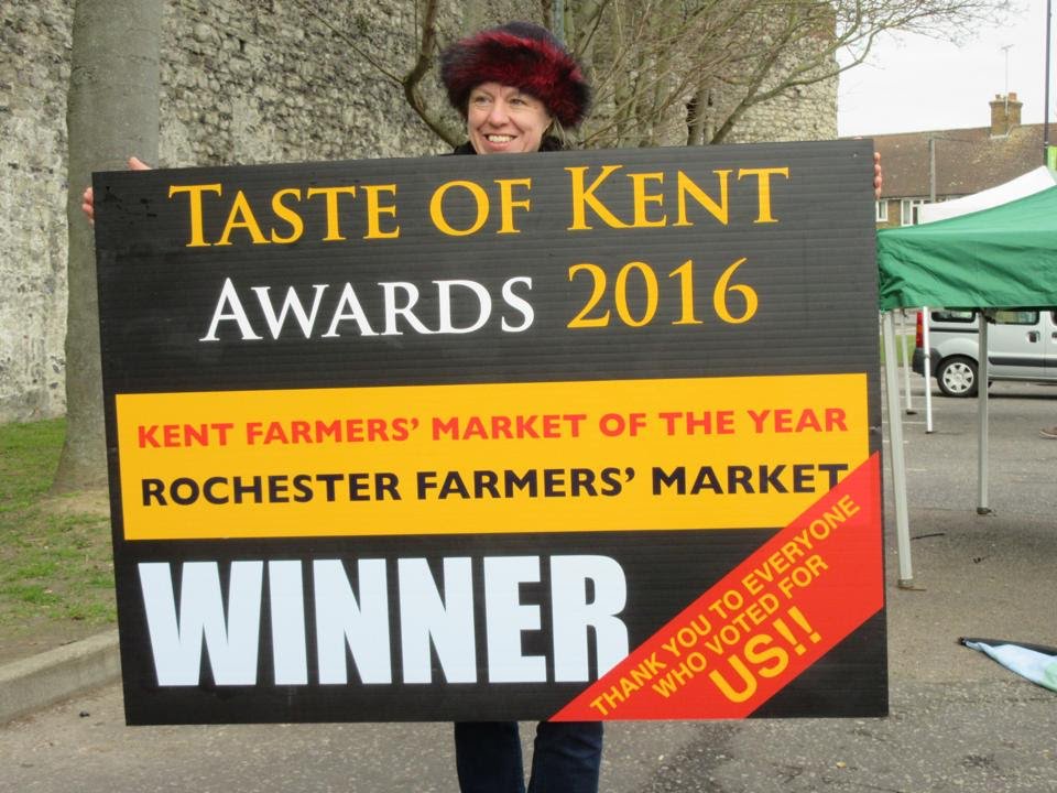 Kent Farmers Markets (@kentfarmers) on Twitter photo A very big sign for a very big <a href="/Rochesterfmrmkt/">Rochester frmers mkt</a> market for a very big <a href="/TasteKentAwards/">Taste of Kent Awards</a> in 2016 #KentFarmersMarkets
kfma.org.uk/Rochester A very big sign for a very big <a href="/Rochesterfmrmkt/">Rochester frmers mkt</a> market for a very big <a href="/TasteKentAwards/">Taste of Kent Awards</a> in 2016 #KentFarmersMarkets
kfma.org.uk/Rochester