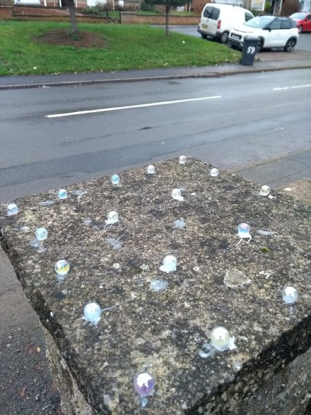 BlindVeterans's tweet image. 💡 Simple ideas are often the best.  Sticking marbles on gate pillars so our #blind veteran can recognise his house 🏠