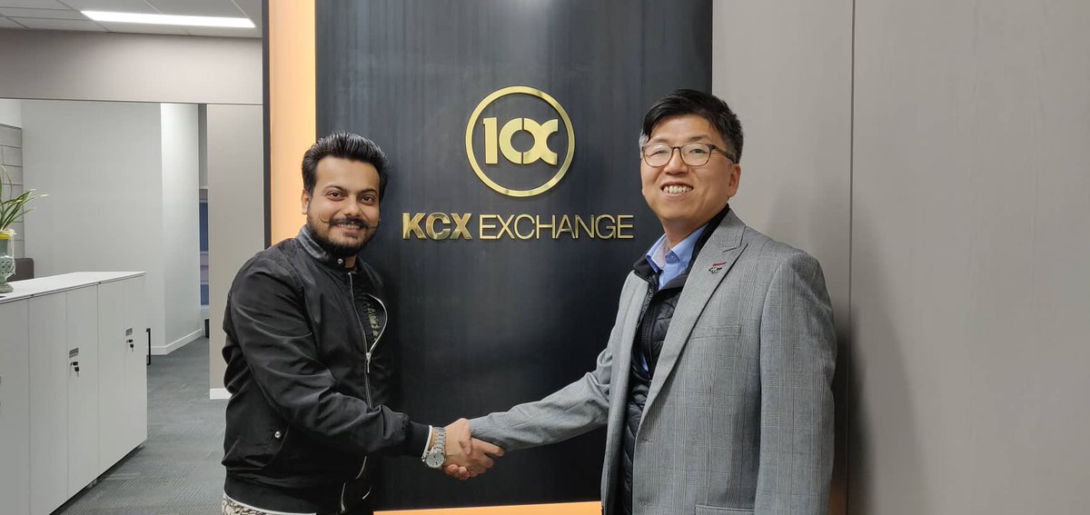 SandhyaKappor's tweet photo. QuickX Team in Korea
with some great exchanges likes: KCX Exchange, Payx, Scanetchain...
#QuickX #QuickXProtocol #QuickXTokens #blockchain #quickx #quickxprotocol #quickxtokens #bitcoin #crypto #cryptocurrency #cryptoexchange #Payx https://t.co/DnndYAQie0