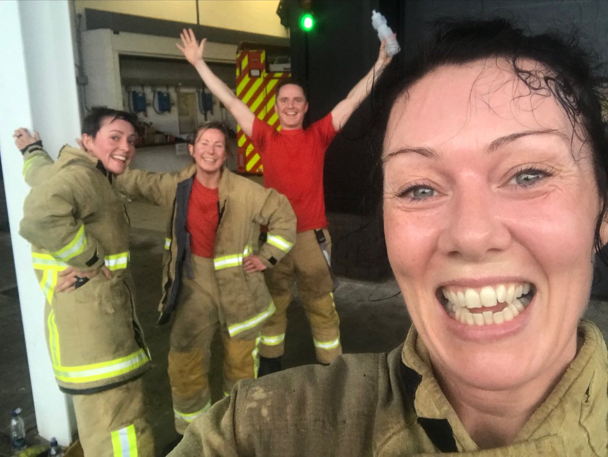 Showing solidarity with ⁦<a href="/Blackburn_Fire/">Blackburn Fire</a>⁩ red watch, for all the recruits ⁦<a href="/LfrsStc/">LFRS STC</a>⁩ who are on day 2 💪 especially our Lil Jess 👸and Beth. Remember remain consistent and enjoy. Dont give in to that 🐒❣️ #999family #thisgirlcan #firefighter ⁦