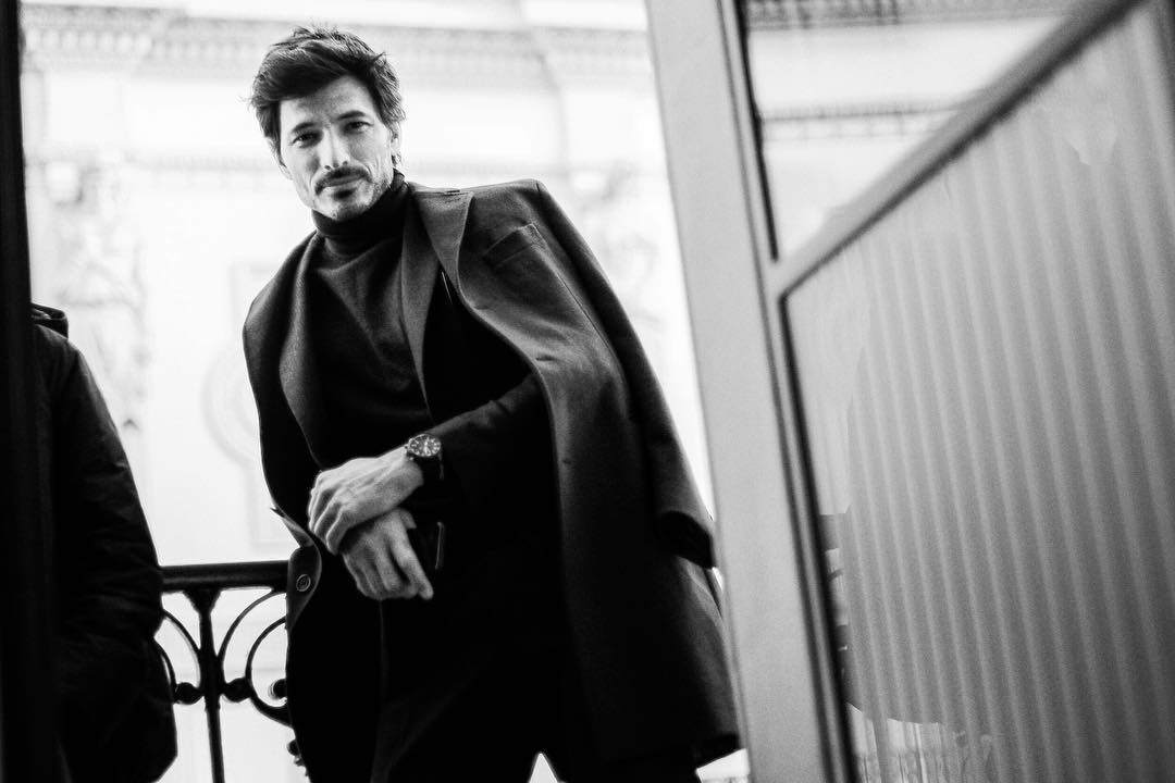 Andres Velencoso at Santoni during #MFW .  

#patrickdomingo #mfw #milanfashionweek #menswear #suit #santoni #presentation #mensfashion #actor #model #influencer #portrait #leicam10 #leica #theleicalook #summilux   

Photo by Patrick Domingo  
instagram.com/p/BspfwW9Bd39/