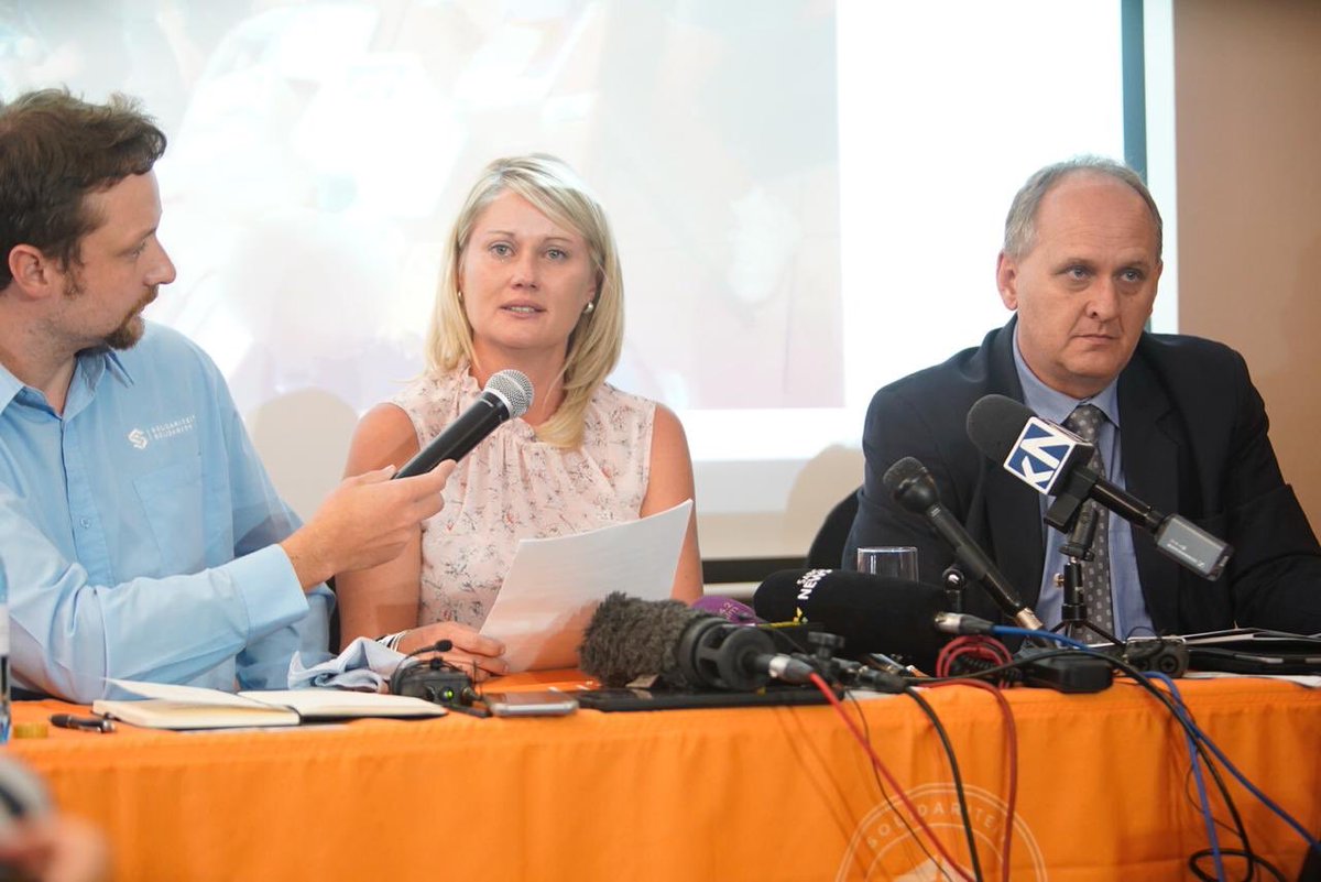 afriforum's tweet image. #SchweizerReneke
Emosionele Scheiwer-Reneke onderwyseres sê sy sal veg om haar reputasie te herstel! @solidariteit bring ‘n dringende hofaansoek rakende die saak.