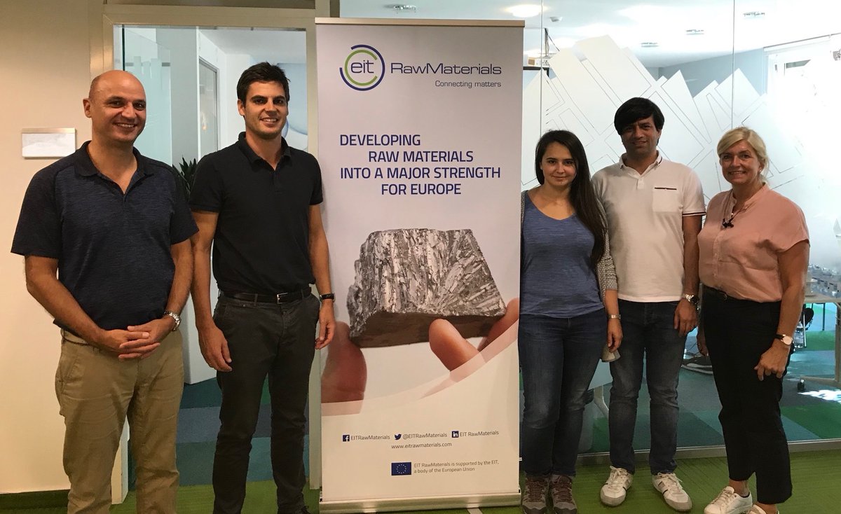 menaabela's tweet photo. ColFeroX, a #startup supported by #H2020 project @RegroundEU benefited  from a collaboration between @EU_EASME &amp; @EITRawMaterials to  participate in the 
EIT RawMaterials Accelerator Program ⏩⏩ https://t.co/kxOfJbNSO3 w/ @sadjad_mhm https://t.co/VzkYCANu4J