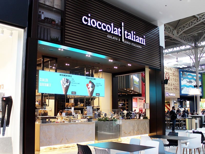 - New opening - 
Store n. #20 aperto all'interno della #FoodCourt del centro commerciale #Milanofiori ad #Assago #Milano per #Cioccolatitaliani.