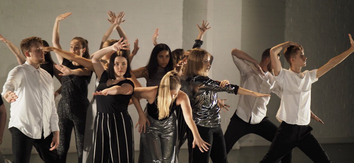 3fall_danceco's tweet photo. We are really excited to be performing at the @MerlinTheatre Thursday 24th January-7.45pm! With a very special curtain raiser from students at @MatraversSchool. Tickets available from the box office and online. We hope to see you there! @fromefm @WeLoveFrome @UoC_Dance @chiuni https://t.co/u1pOaD8RLh