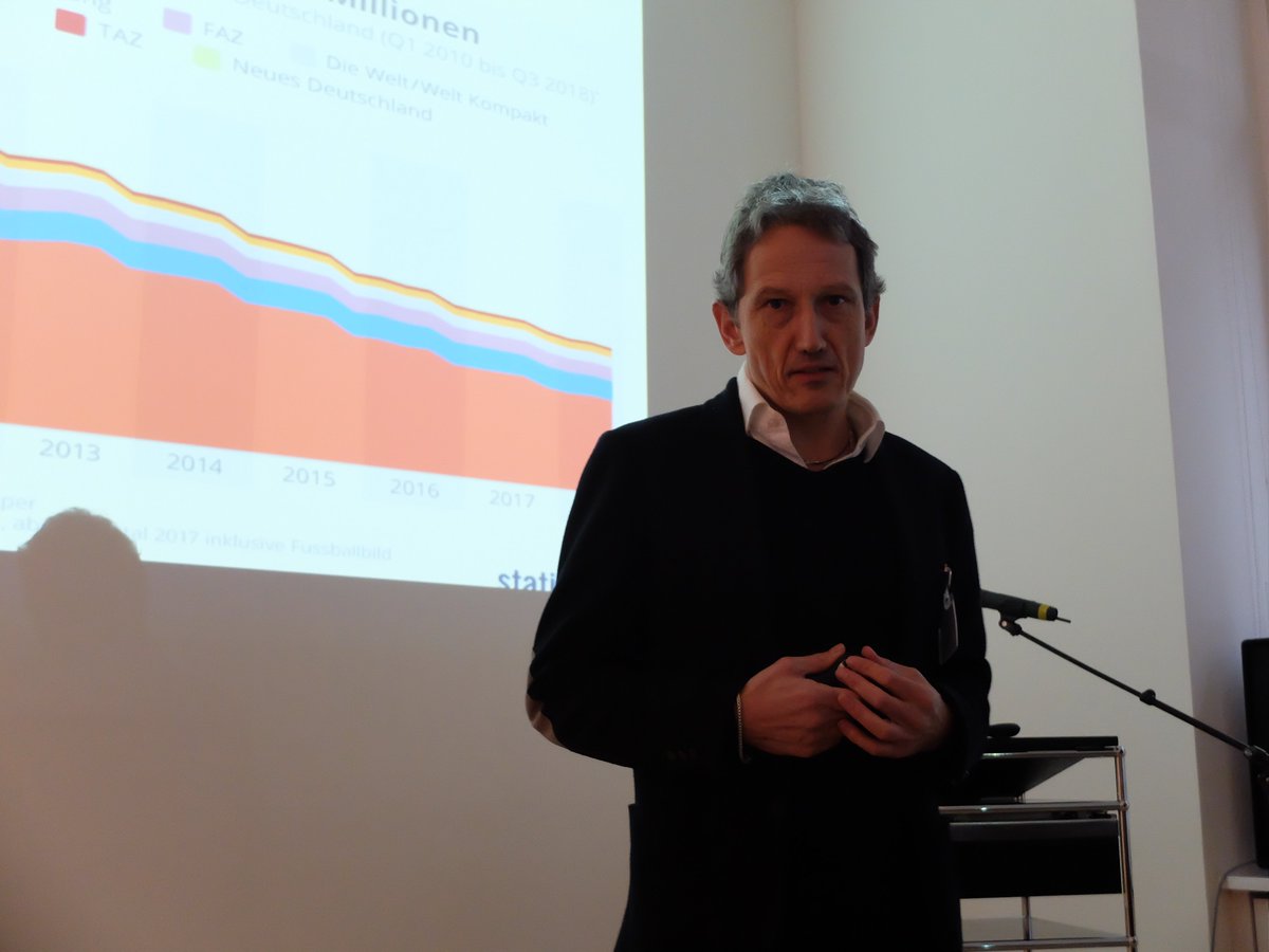 stiftungstweet's tweet photo. @dominik_r zur digitalen Kommunikation von #Stiftungen: „In den sozialen Netzwerken wird über uns gesprochen. Die Frage ist: Reden wir mit oder reicht es uns, dass andere über uns sprechen?“ Sucht Ihre Stiftung den Dialog in den digitalen Medien? #Stiko19 #stiftungdigital https://t.co/p7CPCx1CLX