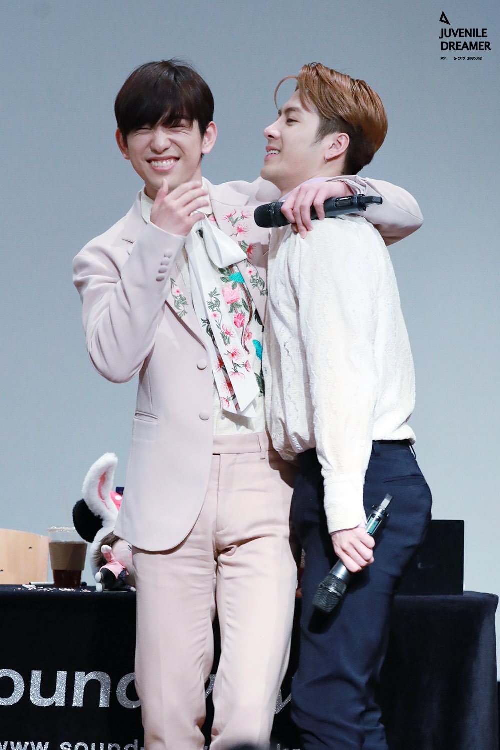 Dw8ryByV4AAR1Lf.jpg:orig