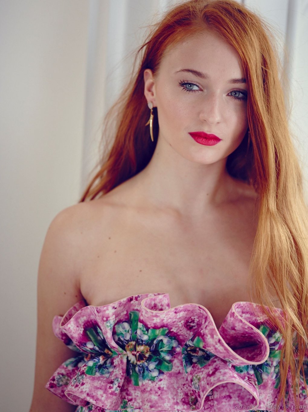 Wonder Mary on Twitter: "Sophie Turner Hot Photos HD. #SophieTurner  #GameOfThrones https://t.co/jM4DfpiEkF" / Twitter