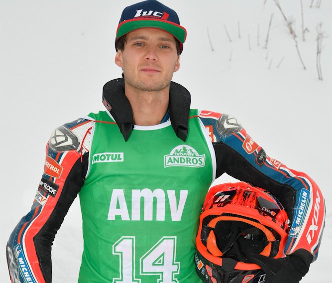 ffmoto's tweet photo. #AMVCup – #TrophéeAndros
#Isola2000-06 (3/7) : #GermainVincenot (#Honda) maître absolu https://t.co/7oYnyDqotw https://t.co/8oHxhi9kBK