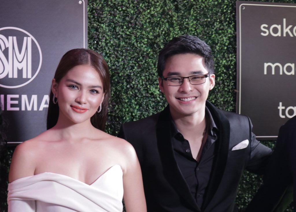 StarCinema's tweet photo. McLisse! 🖤🖤🖤 #SMTBlackCarpet 
Watch out for more photos on https://t.co/fPyGrbhYQo! https://t.co/JK7KRUxwCe