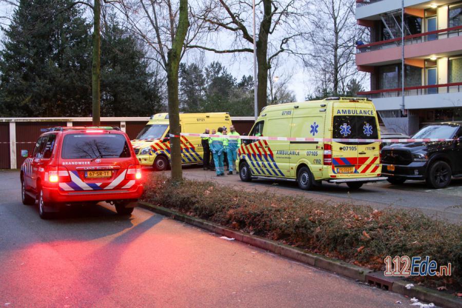 🚨 Zwaargewond persoon aangetroffen bij flat in #Ede 112.press/Qwkfnr 112Ede https://t.co/bObsLTUIE7