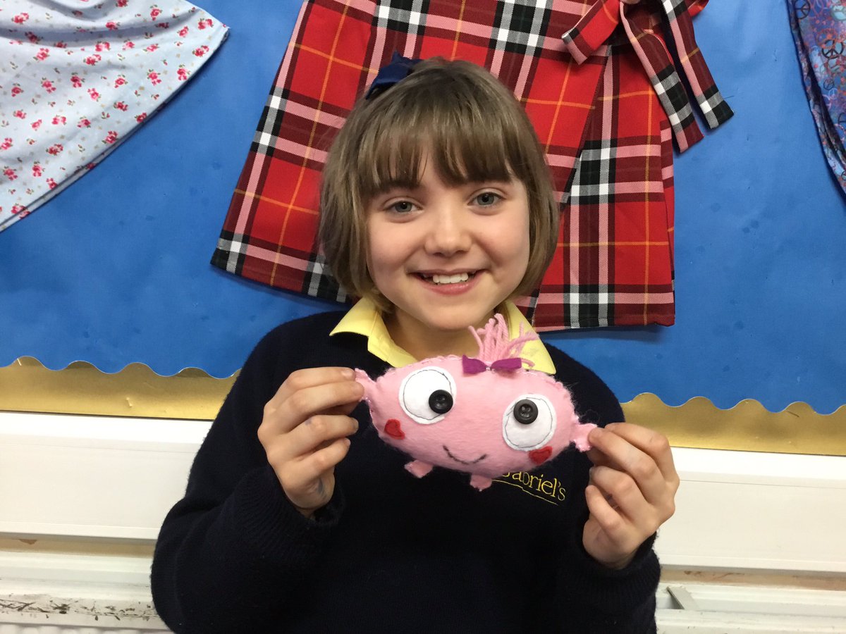 StGabsJuniors's tweet photo. Elsy is absolutely delighted with her completed felt monster in Textiles. #StGabrielsArt #StGabrielsTextiles #JuniorArt #JuniorTextiles #TextilesProject https://t.co/0bLyKW6jqS
