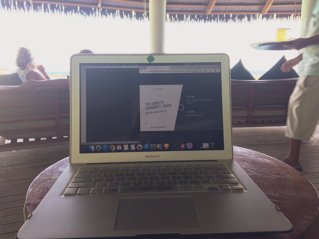 Angelica_string's tweet image. Day 6 to 17 - Continued learning while vacationing in Maldives 😄Done w/ JS basics, learned how JS works behind the scenes (tons of jargons I’ll definitely revisit) and coded my very first game!
github.com/AngelVR/The-Pi…
Thanks to @jonasschmedtman 🙌🏼
#100DaysOfCode #WomenWhoCode