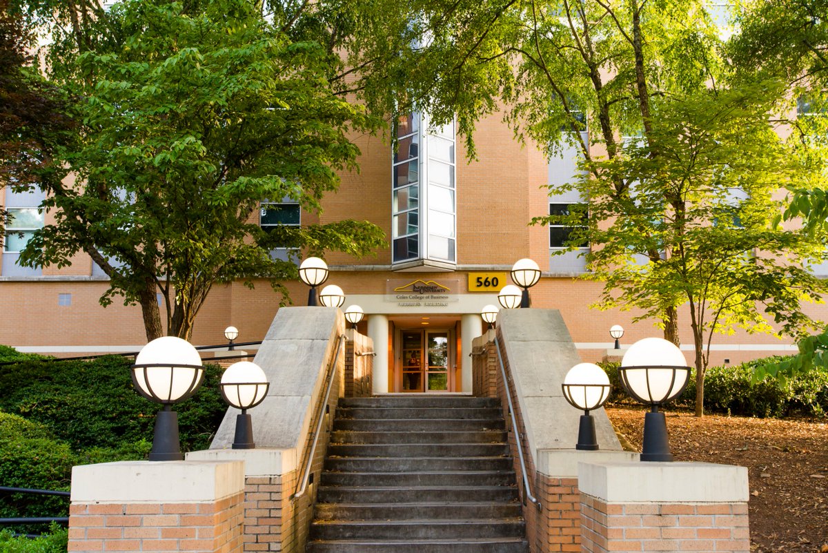 kennesawstate's tweet image. We&apos;re proud to announce that we&apos;re ranked No. 21 in the nation on @USNewsEducation for best online #MBA program. It&apos;s the only program in the state ranked in the top 50. #BestOnlinePrograms @ColesCollege 

See where else we ranked 👉 bit.ly/2RwV6hy