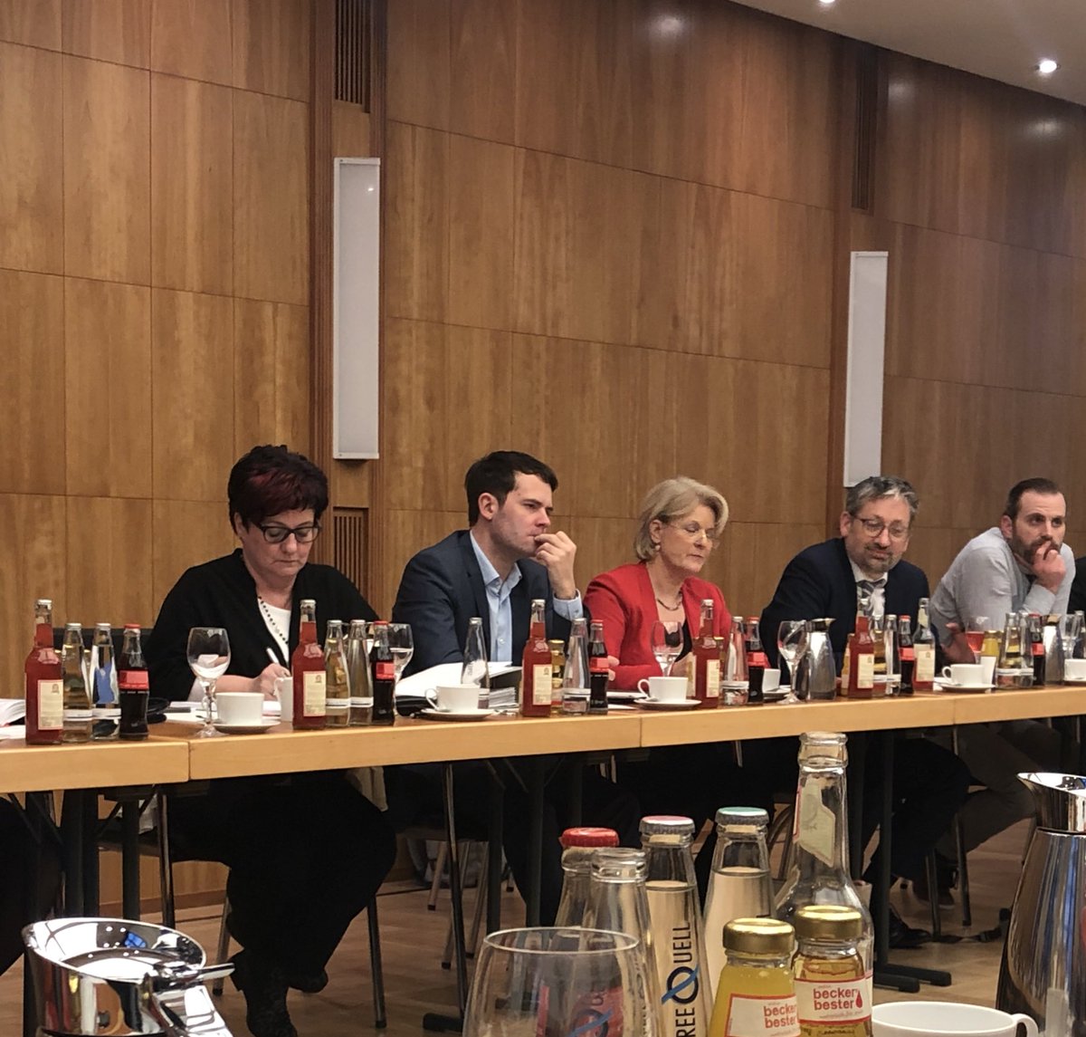 Ist das Sozial- und Arbeitsrecht ausreichend synchronisiert? Eine von vielen Fragen eines spannenden Fachaustausches mit dem StS <a href="/BoehningB/">Björn Böhning</a> zum Thema IT-Fachkräfte @DFVBerlin  <a href="/Wirtschaft_SPD/">Wirtschaftsforum_SPD</a> #Digitalisierung #Franchising #Arbeitderzukunft