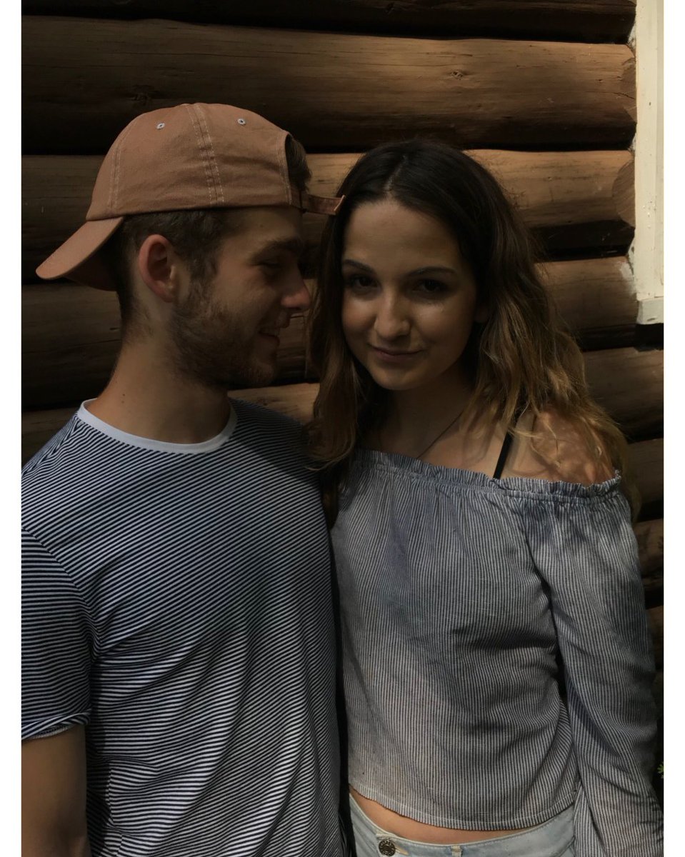 cassiewolfe_'s tweet photo. Couple Q&amp;A: From Long Distance to Comparison https://t.co/jHTCZkHC6R https://t.co/NXpfuh83lt