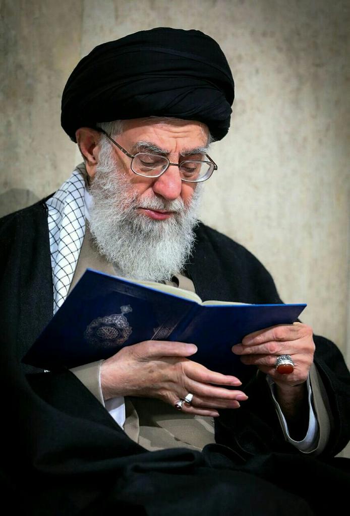 RayaAlkhamenei's tweet photo. لا بدّ أن يتجلّى القرآن في أفعالنا وحياتنا وسلوكيّاتنا وأخلاقنا، وفي المسيرة العامّة للأمّة الإسلاميّة

الإمام الخامنئي (دام ظله) https://t.co/PB7E3ux4KY