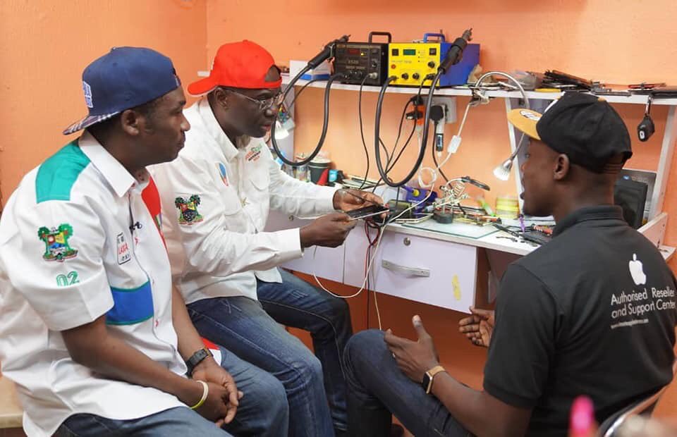 UPDATE: The Lagos APC Governorship Candidate, Mr Babajide Olusola Sanwo-Olu &amp; his running mate, Dr <a href="/FemiHamzat/">Obafemi Hamzat</a> were also in Computer Village, Ikeja to learn phone repairs after learning mechanic work in the morning.
#SanwooluForGovernor
#IStandWithSanwoolu 
#ForAGreaterLagos
