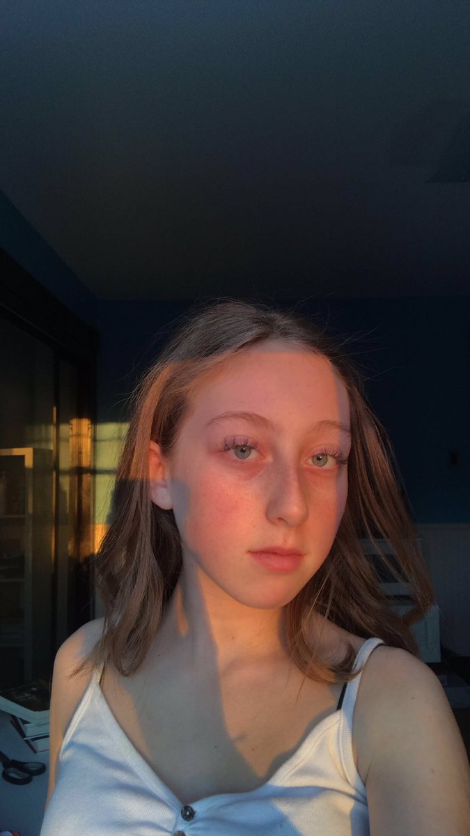 tiredolan's tweet photo. happy tuesday 🥰
#TuesdaySefie https://t.co/6t0Kme0FUb