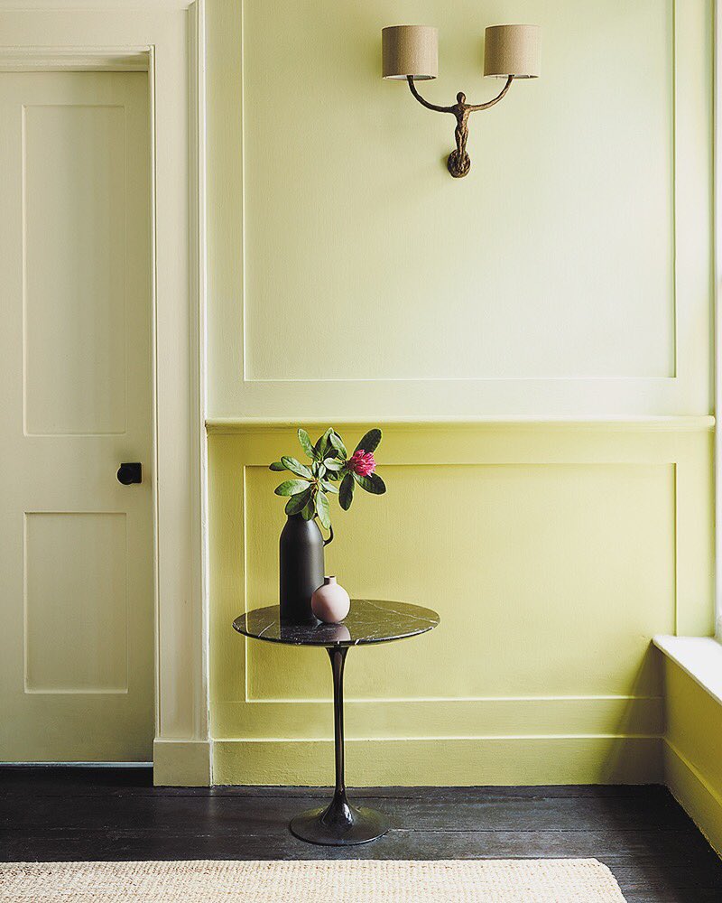 DavidHuntLights's tweet photo. VISCONTI demonstrates the finest craftsmanship by combining intricate detailing with a rich bronze finish.

Echoing a grand presence, this versatile wall light is suited to a range of interiors.

Featured here by @LittleGreene #interiordesign #lighting #TuesdayThoughts https://t.co/gnxRMgf1N7