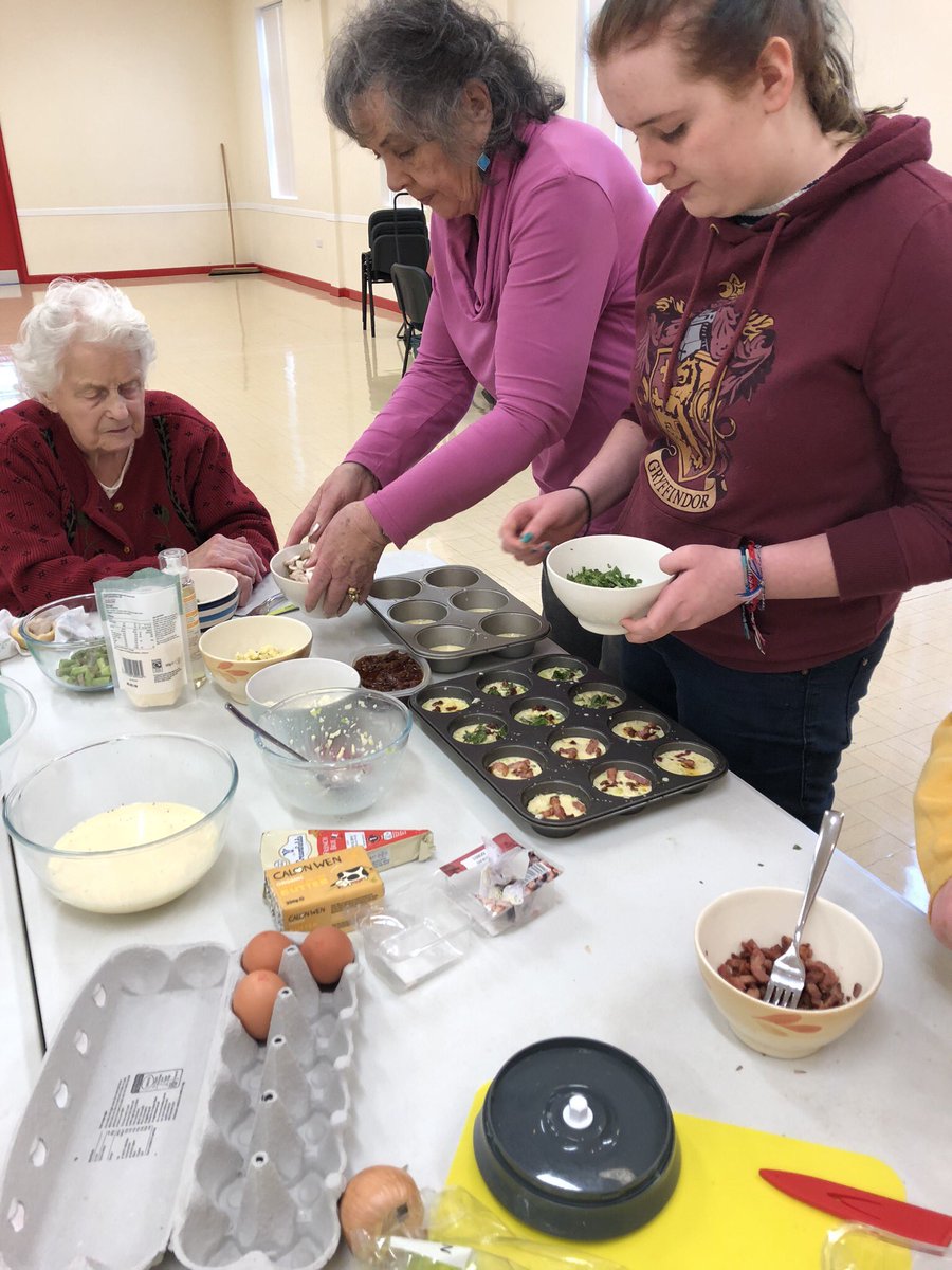 arts4wellbeing's tweet image. #Intergenerational cooking project at Coedybryn for #Carergivers #caredfor. new tastes to try, new skills, ideas to share with Katy.
#sharing the #stories,  making food and eating together around the table. #buildingcommunity  #reducingloneliness #coproduction #wellbeing