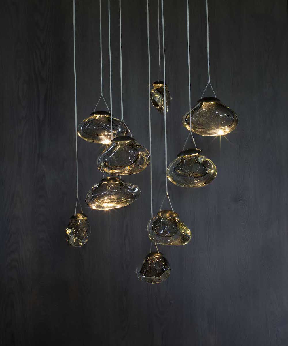 OCHRE MEDUSA BLOOM OVAL
Individually blown glass drops illuminated by LED, blackened nickel cap and matching canopy. bit.ly/MedusaBloom

See OCHRE at <a href="/MaisonObjet/">MAISON&OBJET</a> Paris
18 – 22 January 2019
Hall 8, Stand C34

#OCHRE #MO19 #LightingDesign