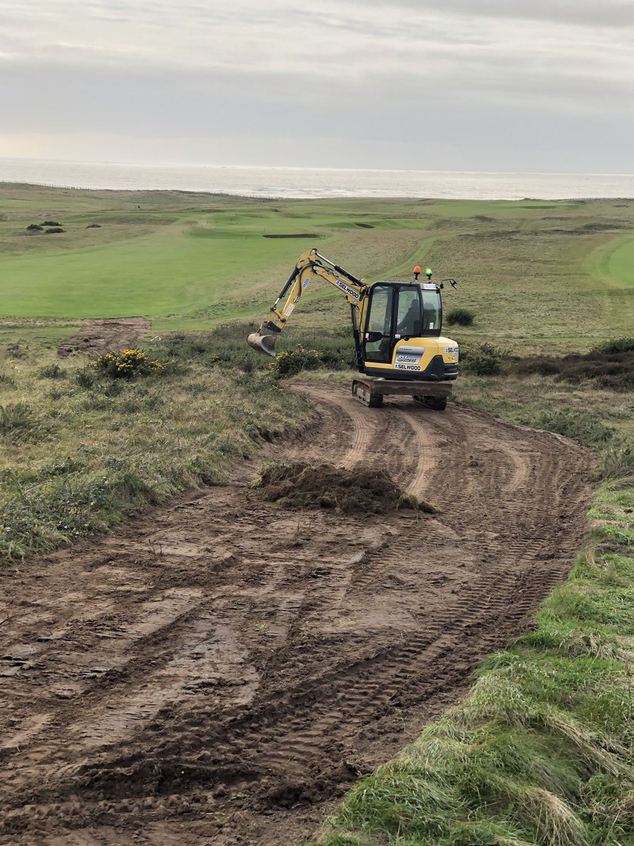 Royal_Porthcawl's tweet image. Don’t be the same. Be better. 🚜 #PathwayToProgress