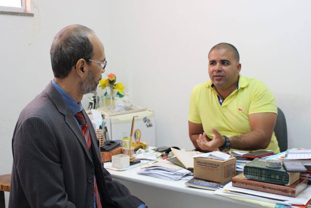 tjpioficial's tweet photo. O juiz José Vidal de Freitas Filho, titular da Vara de Execuções Penais (VEP) da comarca de Teresina, realizou, nesta segunda-feira (14), visitas técnicas a estabelecimentos que recebem apenados em cumprimento de medidas alternativas. As vistorias foram feitas sem prévio aviso. https://t.co/EBNF5trgBP