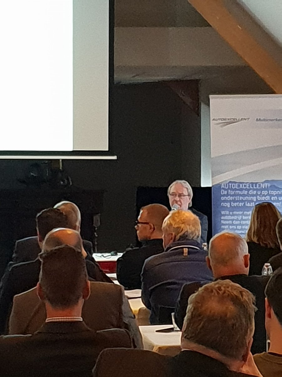 GroupAuto_NL's tweet image. Een vergadering met dialoog en interactie.

#groupauto #nederland #grossiers #garageformule #autoexcellence #delen #caexpert #partners #groei