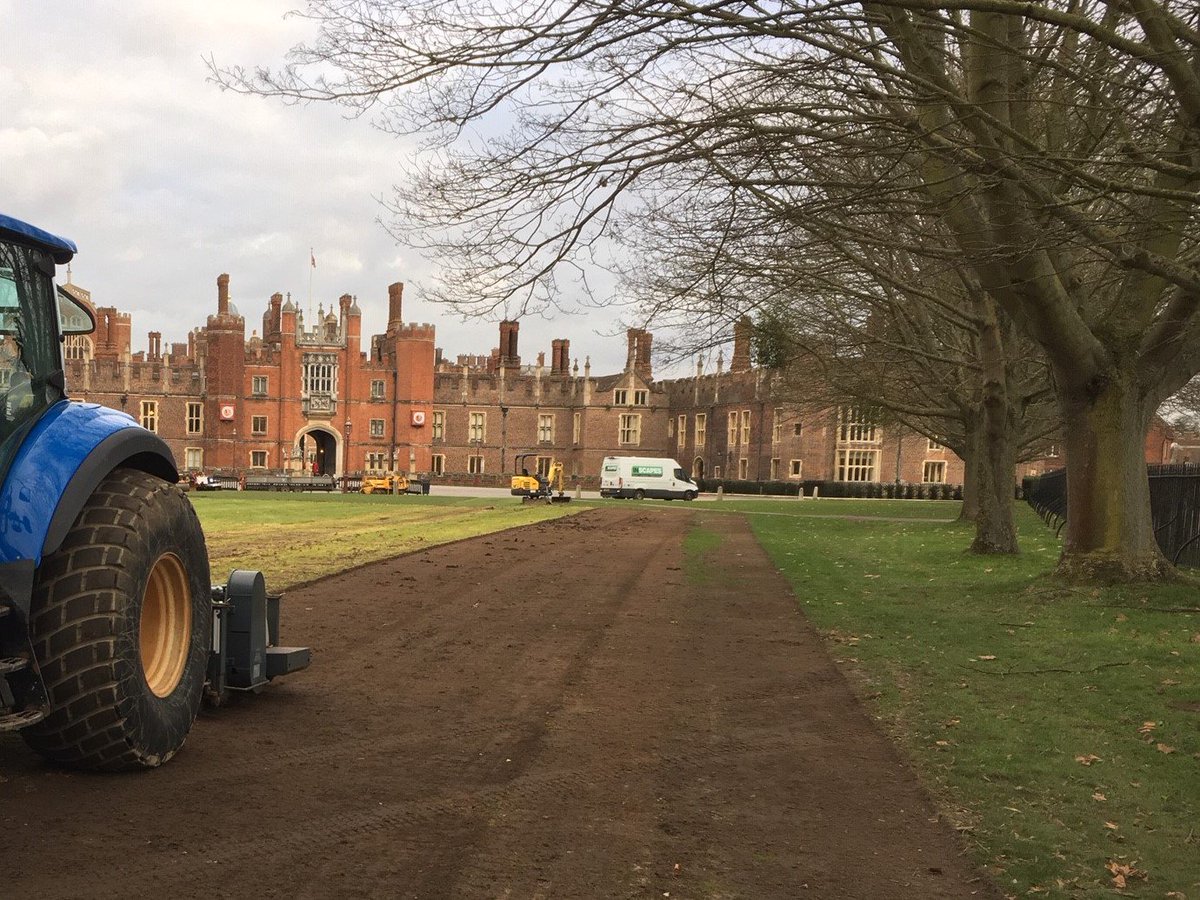 Inscapesonline's tweet photo. Back in at Hampton Court Palace this week stripping area ready for turfing. #DryJanuary2019 (weather wise anyway) https://t.co/lTJhUGR6uB
