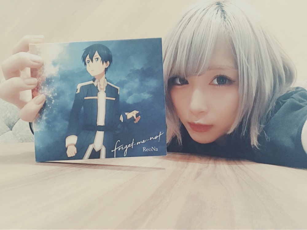 Reona 2 6リリースの Forget Me Not 期間生産限定盤のパッケージ 実物を一足先に見られた 中に入ってるミニポスターとか ケースの裏側にも是非注目して欲しくて ぅぉぉ となりました みんなの手元にも早く届けたい Sao Anime Forget Me Not