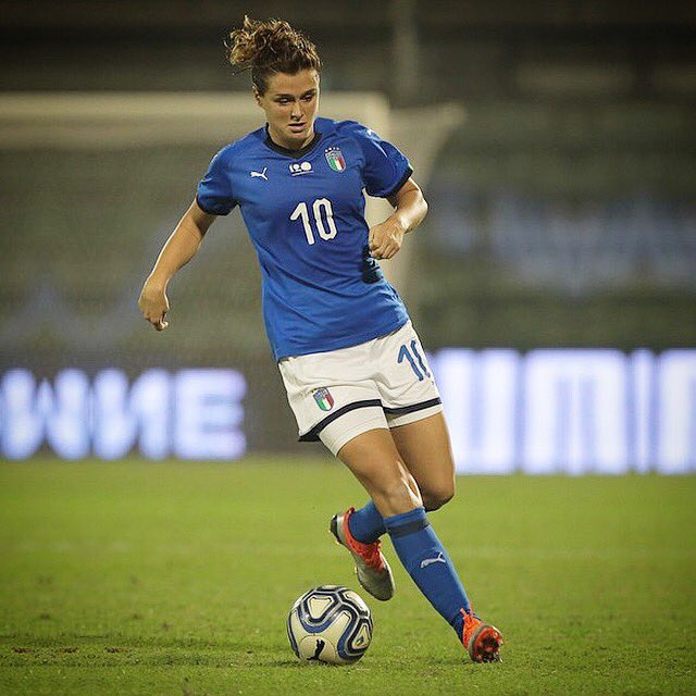 Inizia quello che sarร il NOSTRO anno Azzurro, verso #Francia2019 ๐๐ฎ๐น
E comincia con 2 amichevoli:
Italia - Cilevenerdรฌ 18.01 ore 18 Empoli
Italia - Galles martedรฌ 22.01 ore 18 a Cesena
Biglietti su http://TicketOne.itย ๐ค๐ผ๐