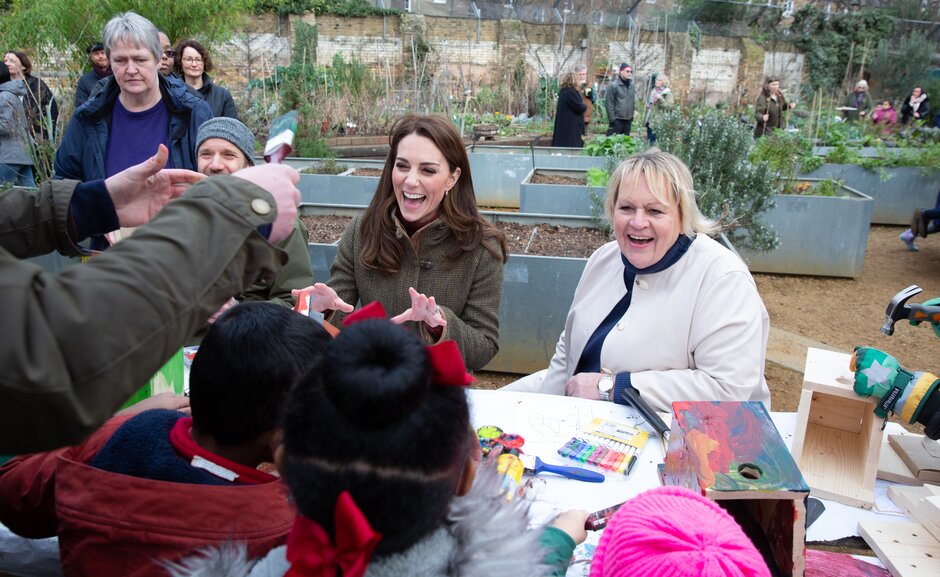 The RHS Back to Nature Garden will encourage generations to enjoy growing plants for health and well-being. After #RHSChelsea, elements of the garden will be rehomed to an NHS Mental Health Trust. Today the Duchess visited @KHWGarden @grdnclassroom to meet community gardeners