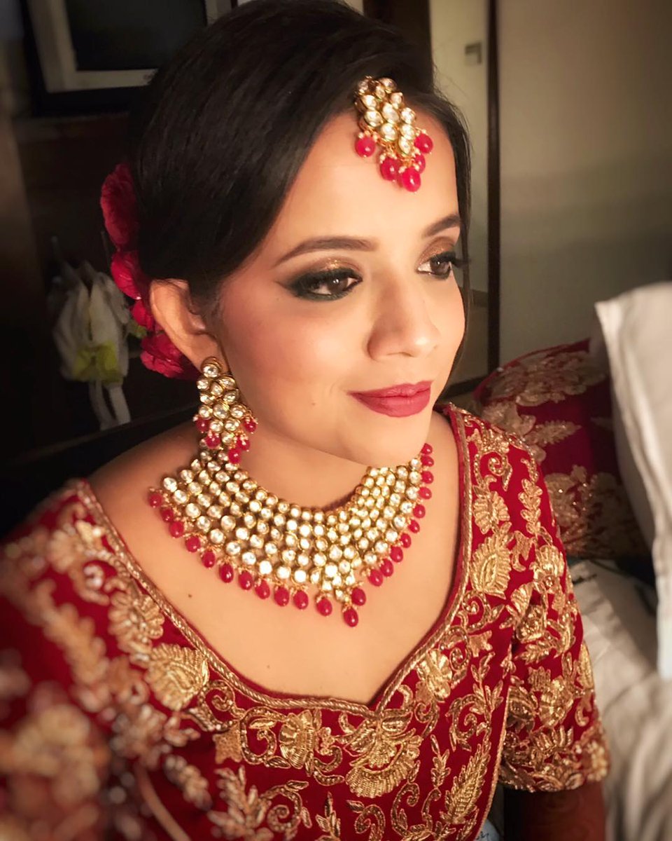 The Crimson Bride!
http://www.sohnijuneja.com
#makeupbysohnij #bridalmakeup #makeupartist #makeupaddict #makeupchallenge #makeupartist #mua #MUAcademy #bridal #bridesmaidgift #bridesmaid #brides #BrideandPrejudiceAU #bridal #bridalfabrics #makeover #MakeoverMonday