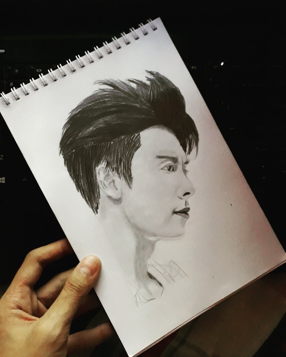 As a gift I give you my Donghae fan art. Hope you like it. 