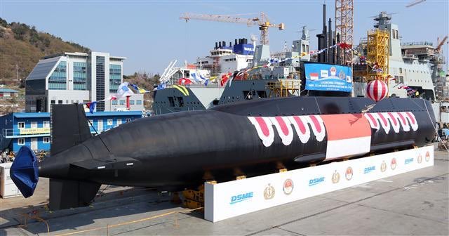 FauteuilColbert's tweet image. Classe #Nagapasa - #Type209-1400 / #TNIAL :

➡️ 2011 : 3 SM commandés à #DSME (1,2 milliard$)

➡️ Nagapasa  : en service
      Ardadedali : ASA 2019
      Alugoro      : en construction

➡️ 3 unités supplémentaires « Type 209-1600 » (1,2 milliard$) ?

meretmarine.com/fr/content/lin…