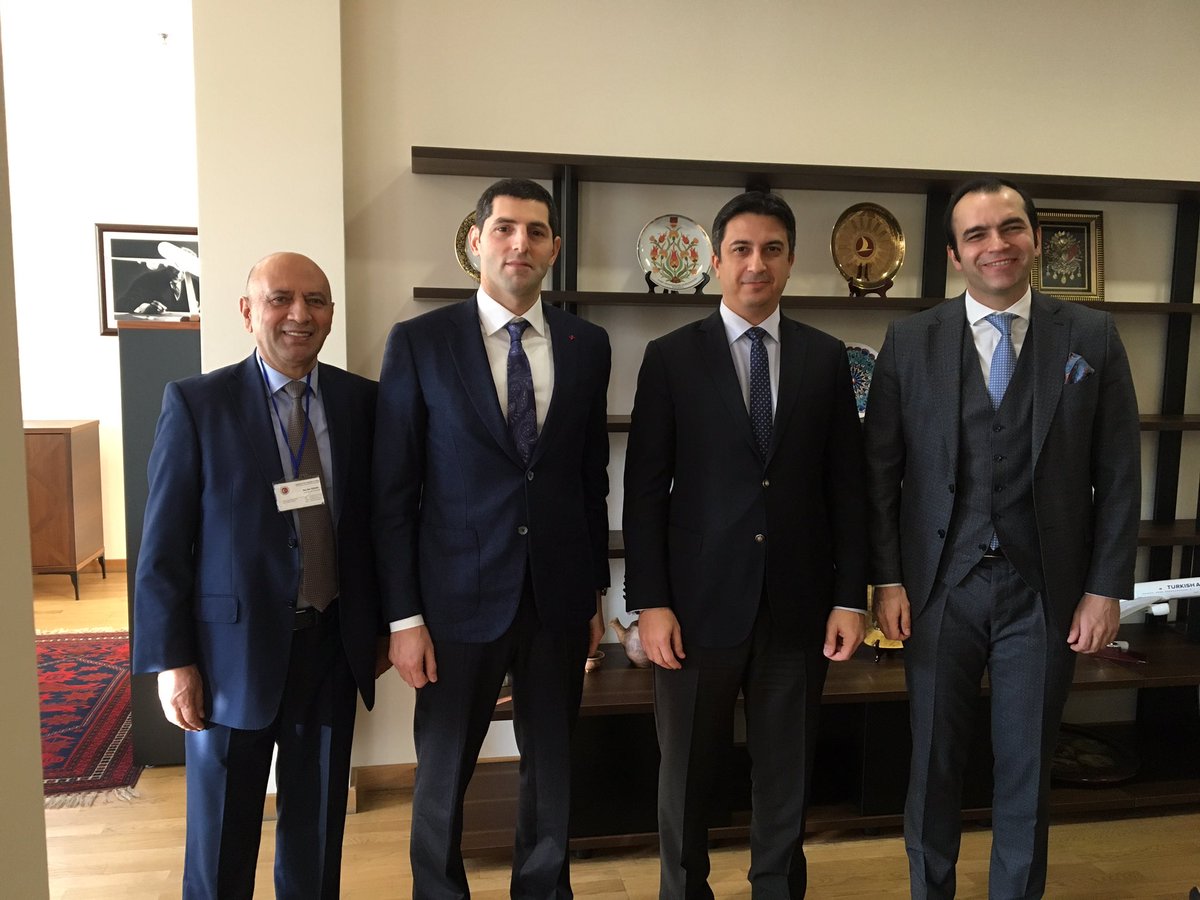 TCKievBE's tweet image. Büyükelçi Yağmur Güldere, Ukrayna’daki bazı Türk iş dünyası temsilcilerini kabul etti. Türkiye-Ukrayna ticari ilişkilerinin geliştirilmesi yolunda el ele #Türkiye #Ukrayna #Туреччина #Україна #TUİD #TUSİB