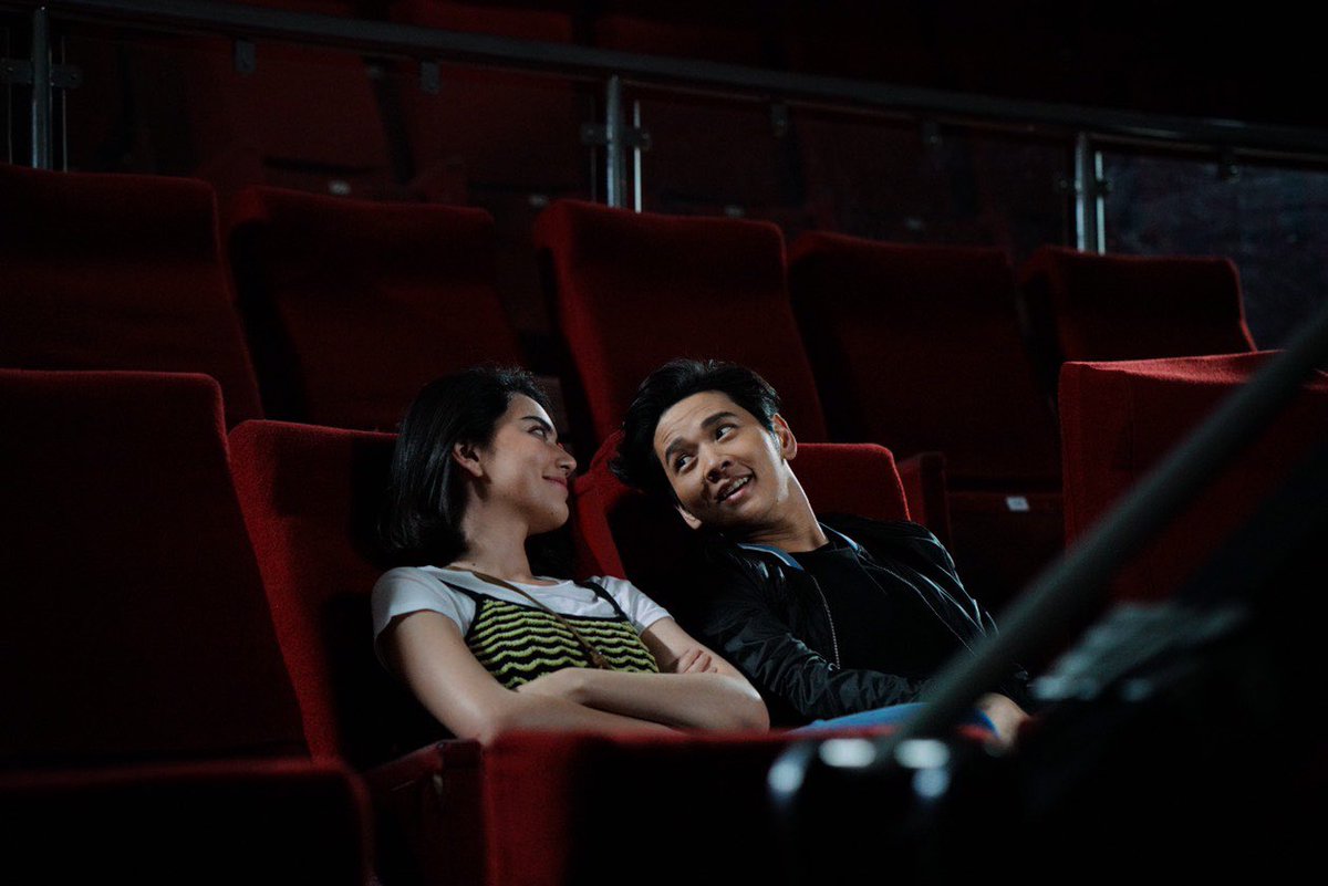 torsaksit's tweet photo. หากว่าวันไหนเธออยู่ไกลฉัน ให้ความรักเรานั้นโอบกอดหัวใจ รู้สึกไหม แม้ไม่ได้เห็นกัน ฉันอยู่ใกล้เธอ 😢 #นางสาวไม่จํากัดนามสกุล #อยู่ในใจฉัน https://t.co/Dhz3CRgPgh