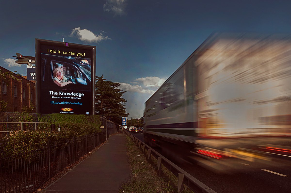 Direct_8Outdoor's tweet photo. Looking for something new and challenging to do in the #NewYear? @londontaxi_pr is promoting opportunities on our #NorthLondon #DOOH screens! Use your knowledge and become a taxi driver. #YourOutdoor #Powerof8 https://t.co/TeBqSI4yFO