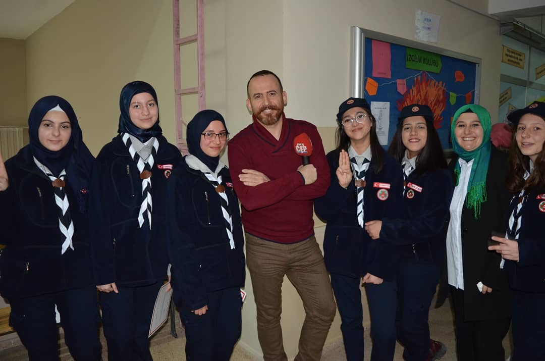 bursailmem16's tweet photo. Türkiye´deki Suriyeli Sığınmacılar ve Ev Sahibi Topluluklar için Mes. ve Tek. Eğt. ve İş Piyasası Hiz. Projesi kapsamında Suriyeli öğrenciler mes. eğitimle buluşuyor. Projenin bilgilendirme toplantısı O.gazi İMKB MTAL' de yapıldı. @sdulger43 @blentaltnta12 @tcmeb @BursaValiligi https://t.co/oSDBZSLY49