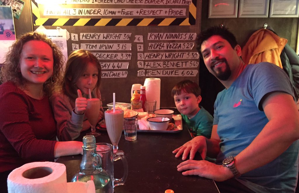Sunday family meal out <a href="/MEATliquorED/">MEATliquor E.Dulwich</a> - we had a fab time - we miss you in Brixton guys <a href="/MEATliquorBRX/">MEATliquor Brixton</a> - Market Row isn’t the same without you! Delicious meal - muchísimas gracias!
