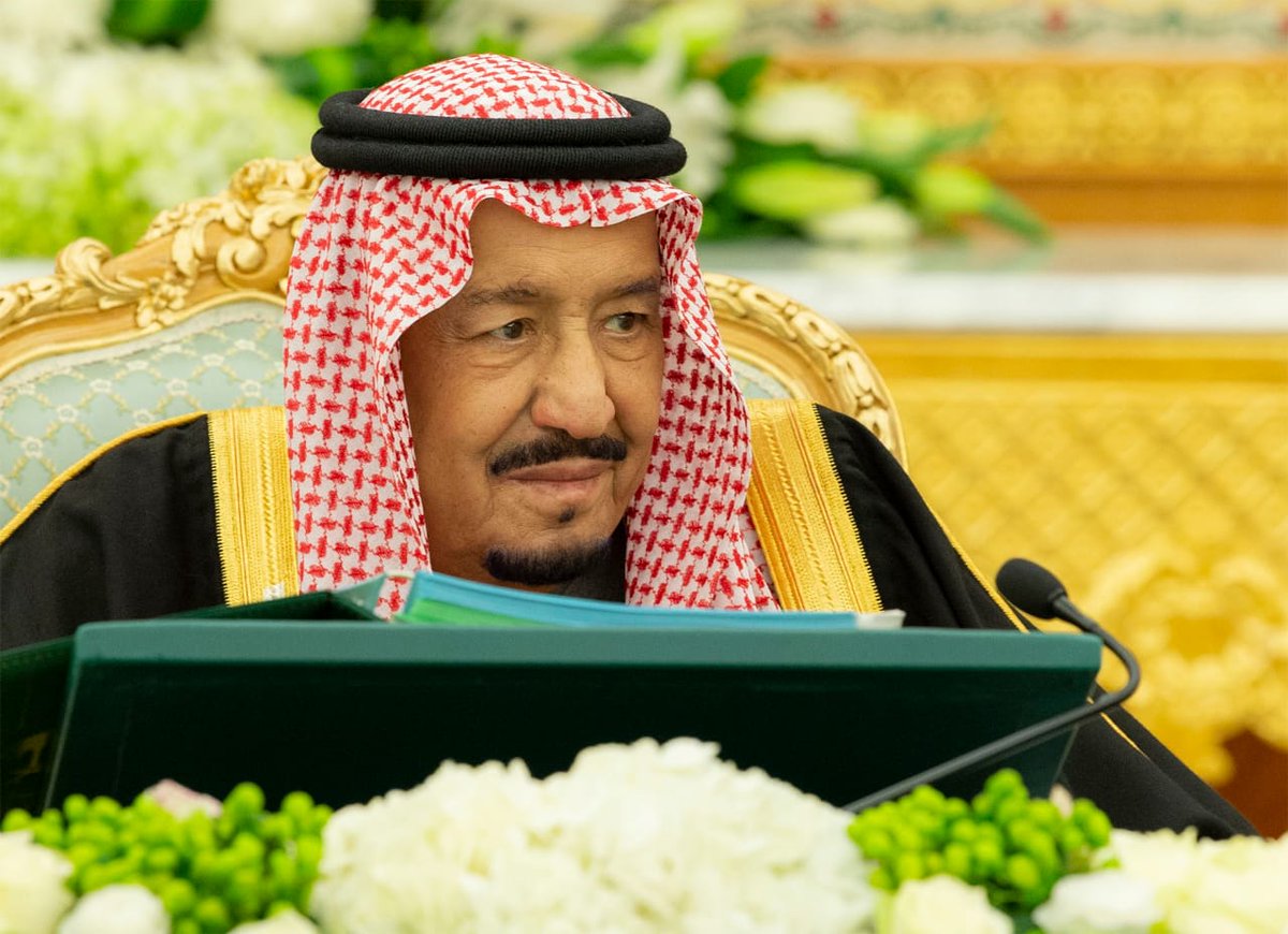 Le Serviteur des deux Saintes Mosquées préside le conseil des ministres.
spa.gov.sa/1874665